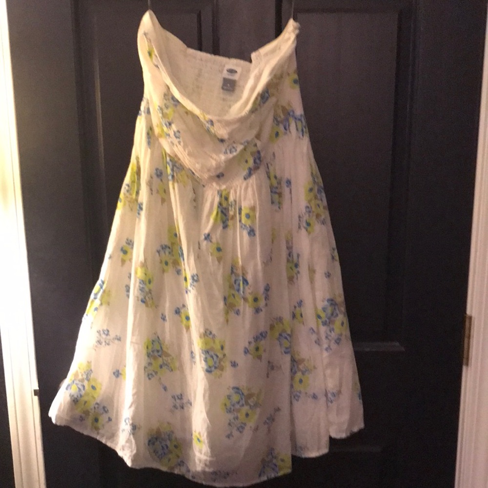 Sleeveless floral dress